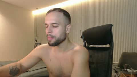 DeAlex online show from October 21, 2025, 1:34 pm