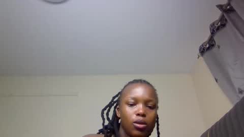 Snapshot of sandy_bby1 chatting on September 10, 2025, 12:32 am sandy online show from September 10, 2025, 12:32 am
