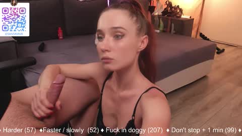 Sansa and Alex online show from November 3, 2025, 7:20 am