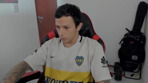 Snapshot of santi_alpha chatting on September 24, 2025, 11:35 am Santi online show from September 24, 2025, 11:35 am