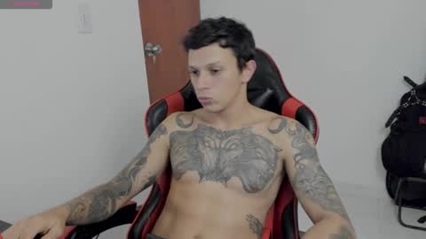 Snapshot of santi_alpha chatting on October 2, 2025, 11:23 pm Santi online show from October 2, 2025, 11:23 pm