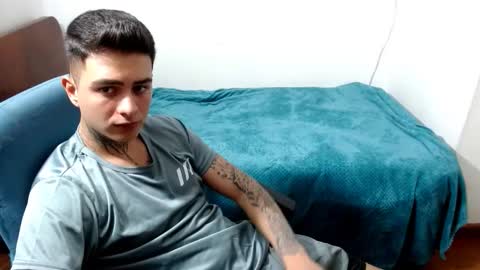 santi_ss online show from September 8, 2025, 6:29 pm