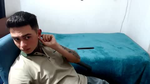 santi_ss online show from October 4, 2025, 2:20 am