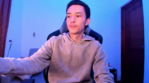 santi_twink19 online show from December 11, 2024, 4:28 am