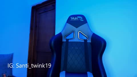 santi_twink19 online show from February 11, 2025, 7:05 pm