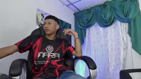 Snapshot of santiago_boyy chatting on March 11, 2025, 2:54 am Thiago online show from March 11, 2025, 2:54 am