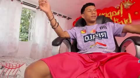 Snapshot of santiago_boyy chatting on November 8, 2025, 8:40 pm Thiago online show from November 8, 2025, 8:40 pm