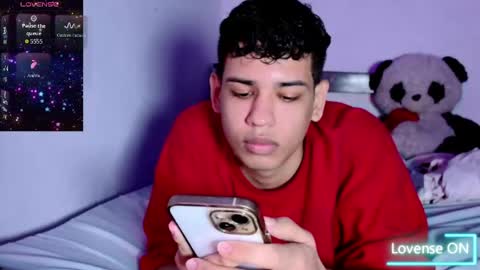 Snapshot of santiago_foxx chatting on April 21, 2026, 12:12 am santi online show from April 21, 2026, 12:12 am