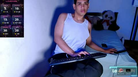 Snapshot of santiago_foxx chatting on April 27, 2026, 9:46 pm santi online show from April 27, 2026, 9:46 pm