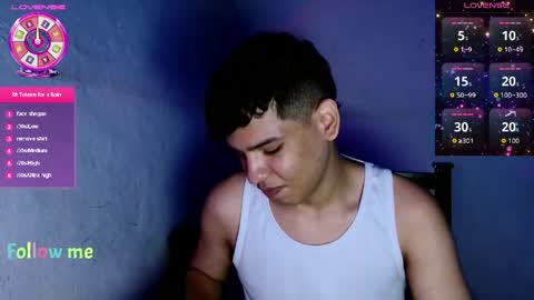 Snapshot of santiago_foxx chatting on May 27, 2026, 10:51 pm santi online show from May 27, 2026, 10:51 pm