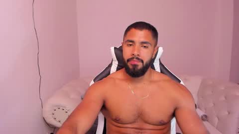 santiago_huntt online show from February 18, 2025, 1:10 am