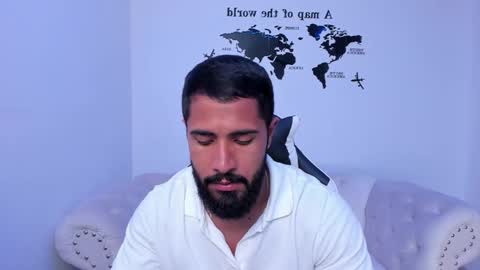 santiago_huntt online show from October 4, 2025, 2:20 am