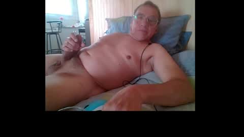 Snapshot of santiago_n chatting on April 22, 2026, 3:46 pm santiago_n online show from April 22, 2026, 3:46 pm