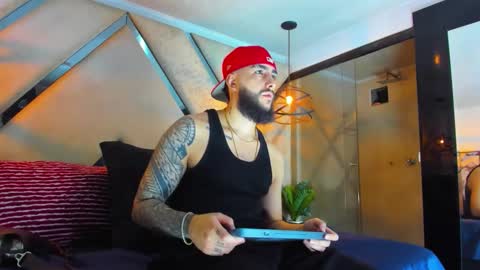 Snapshot of santiagohincapiie chatting on February 25, 2026, 4:44 am Santiago Hincapiie online show from February 25, 2026, 4:44 am