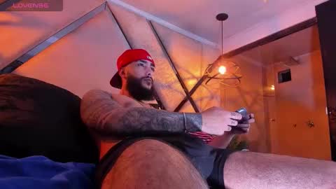 Snapshot of santiagohincapiie chatting on March 3, 2026, 3:45 am Santiago Hincapiie online show from March 3, 2026, 3:45 am