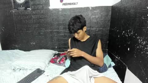 Snapshot of santos_xd chatting on June 7, 2026, 3:32 am santos online show from June 7, 2026, 3:32 am