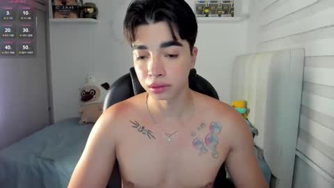 Snapshot of santy7u7 chatting on February 4, 2026, 1:28 pm Mr. Santiago online show from February 4, 2026, 1:28 pm