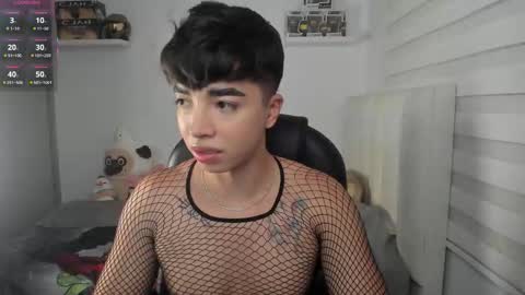 Snapshot of santy7u7 chatting on March 1, 2026, 1:35 pm Mr. Santiago online show from March 1, 2026, 1:35 pm