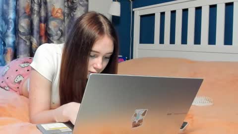 santythousand online show from December 21, 2025, 8:54 am