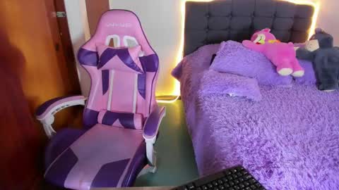 Snapshot of saphiraowen chatting on February 21, 2025, 7:10 pm saphira online show from February 21, 2025, 7:10 pm