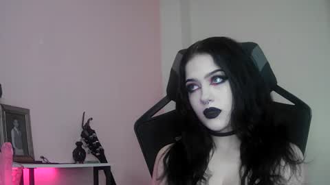 Snapshot of saphirerose1 chatting on October 25, 2025, 10:15 pm Sapphire online show from October 25, 2025, 10:15 pm