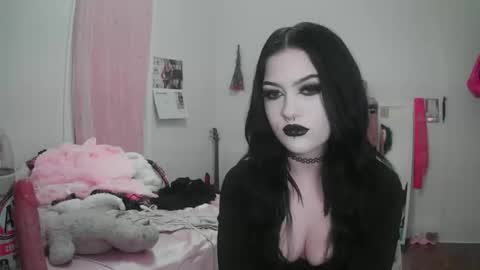 Snapshot of saphirerose1 chatting on November 14, 2025, 10:40 pm Sapphire online show from November 14, 2025, 10:40 pm