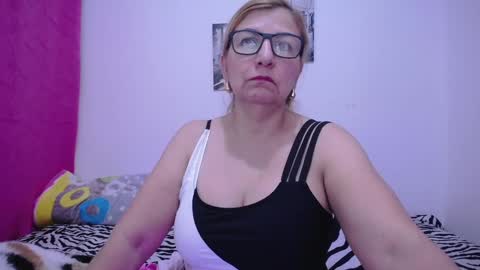 Snapshot of sara211 chatting on December 24, 2024, 11:17 am sara online show from December 24, 2024, 11:17 am