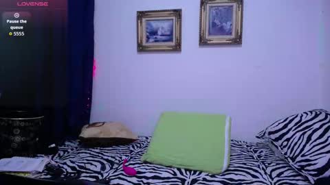 Snapshot of sara211 chatting on October 28, 2025, 2:59 am sara online show from October 28, 2025, 2:59 am