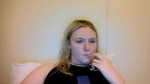 Snapshot of sara9920 chatting on April 21, 2026, 2:51 am sara9920 online show from April 21, 2026, 2:51 am