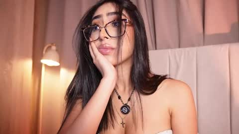 Sara  online show from May 25, 2026, 11:44 pm