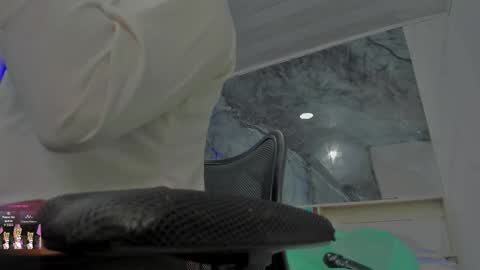 sara allenx online show from December 14, 2025, 7:29 pm