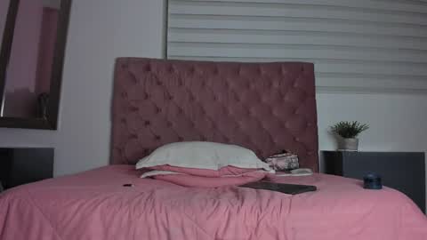 Sara HooT  online show from January 28, 2025, 7:22 am