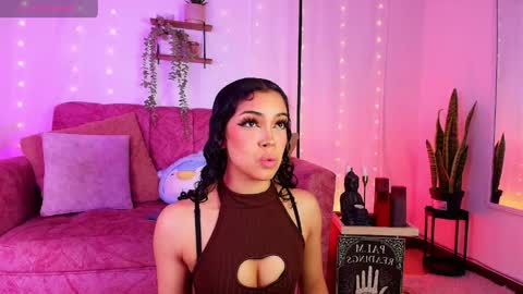 Sara Jhonson  online show from May 12, 2026, 1:25 am