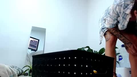 sara_johnson__ online show from November 5, 2025, 12:10 am