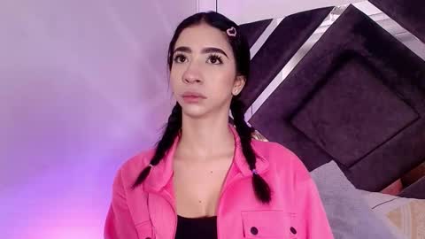 sara_lopee1 online show from October 30, 2025, 11:55 am