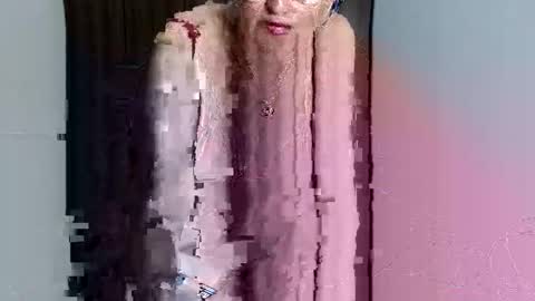 Sara love online show from February 4, 2025, 3:22 am