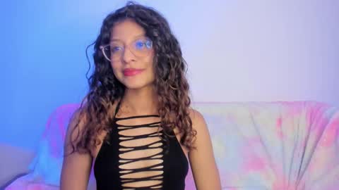 Sara  online show from November 1, 2025, 8:11 pm