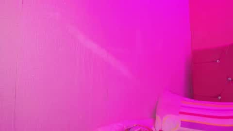 Snapshot of sara_martin18 chatting on November 1, 2025, 11:01 am sara online show from November 1, 2025, 11:01 am