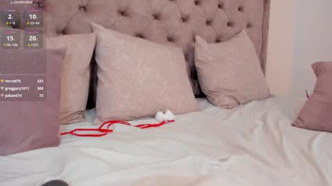 Sara Montes  online show from December 23, 2024, 8:47 pm