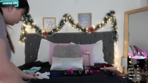 Sara  online show from December 18, 2025, 7:09 pm