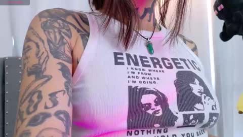 Sara online show from December 3, 2025, 6:06 pm