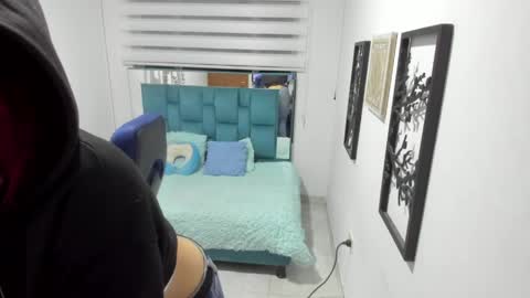 sara_red_x online show from April 6, 2026, 3:15 am