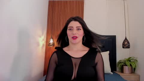 Snapshot of sara_stone17 chatting on December 9, 2024, 7:39 pm  -  online show from December 9, 2024, 7:39 pm