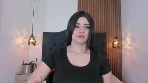 Snapshot of sara_stone17 chatting on September 16, 2025, 11:44 am  -  online show from September 16, 2025, 11:44 am