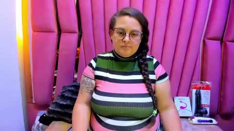 Snapshot of sara_thonson_ chatting on June 26, 2026, 5:23 am sara_thonson_ online show from June 26, 2026, 5:23 am