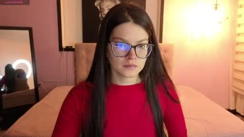 sara_valderrama_ online show from April 7, 2026, 12:38 pm