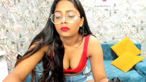 saraa_jayy online show from September 19, 2025, 6:15 am