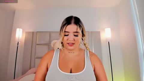 Sara Miller  online show from March 30, 2026, 8:32 pm