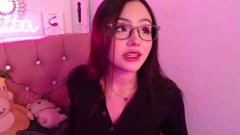          online show from October 28, 2025, 2:42 pm