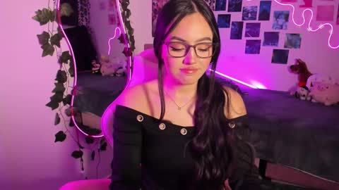          online show from November 11, 2025, 7:14 pm